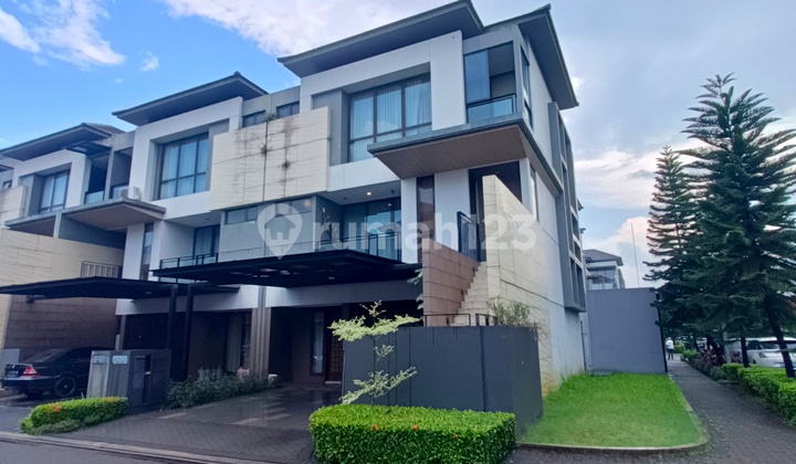 Dijual Rumah 3 Lantai Furnished Ada Lift Cluster Keia Zora Bsd 