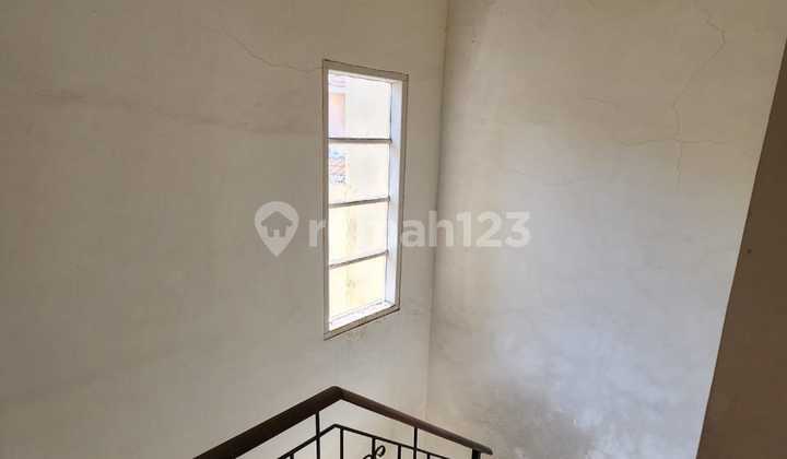 For Sale Ready-to-Occupy 2-Story House in Cluster Mexicano, BSD City. For Sale Ready-to-Occupy 2-Story House in Cluster Mexicano, BSD City.