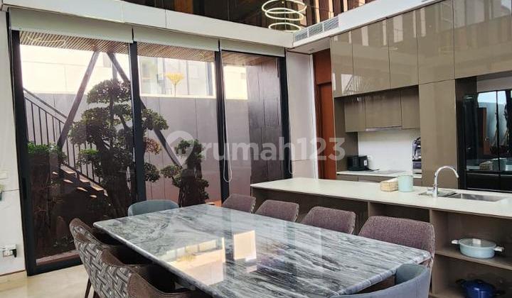 Furnished House with Private Pool, Elevator, Lyndon Cluster, BSD City.