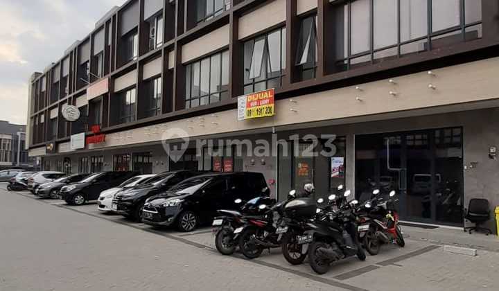 3-Storey Newly Handed Over Shop House in Northridge, BSD City