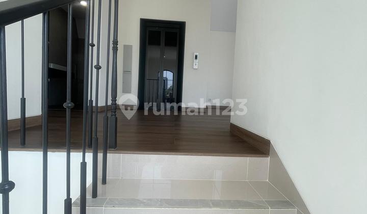 Rumah gaya Paris Eksklusif Bellefont East The Springs Summarecon 2