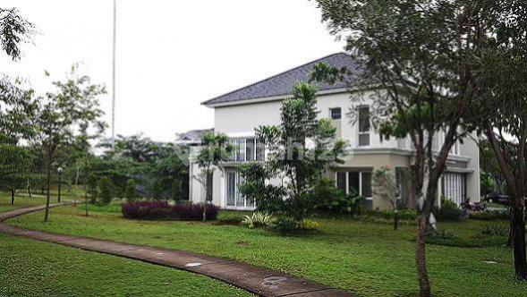 Rumah Mewah Hook Taman Siap Huni Murah dan Strategis