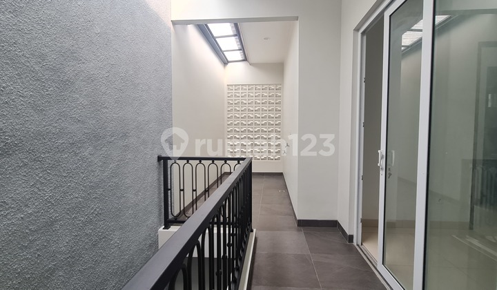 Rumah Bangunan Mandiri Hook Hadap Timur Cluster Cosmo BSD City 2