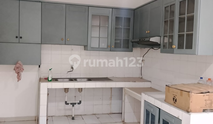 2-Story House Ready to Occupy Strategic Location West Jakarta