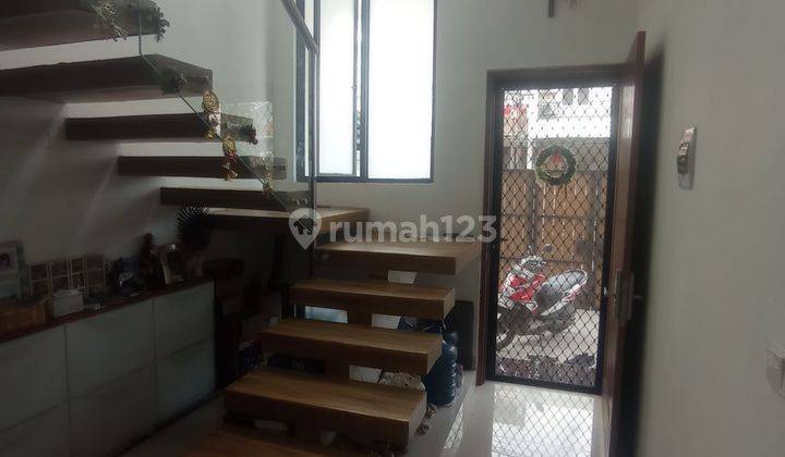 Rumah Baru Cantik 2 Lantai Manis Modern Minimalis 1