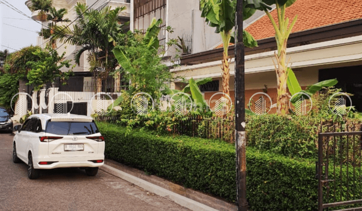 Rumah Dalam Komplek Dengan 1 Gate System Area Tebet Lokasi Strategis  2