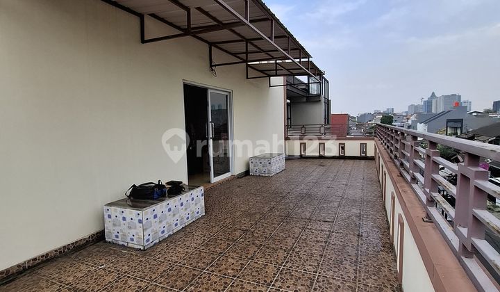 Boarding House - Tebet 4 Floors Strategic Location Semi Furnished