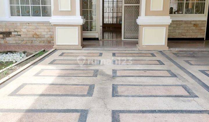  Minimalis Semi Furnish di Virginia Regency, Pakuwon City  2