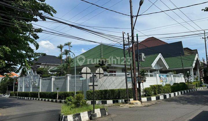 Rumah 1,5 Lantai Hook Mewah Belakang Ciputra World, Surabaya Barat 2