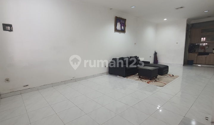 Rumah Bagus di Taman Palem Lestari, Cengkareng, Jakarta *0001-CHRWID* 2