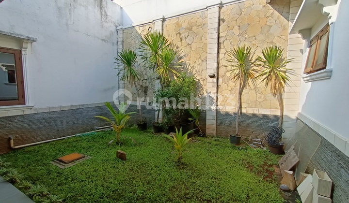 Rumah Bagus Dan Mewah di Jati Padang, Pasar Minggu, Jakarta 0034 chr