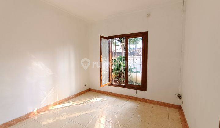 Rumah Bagus Dan Mewah di Jati Padang, Pasar Minggu, Jakarta 0034 chr