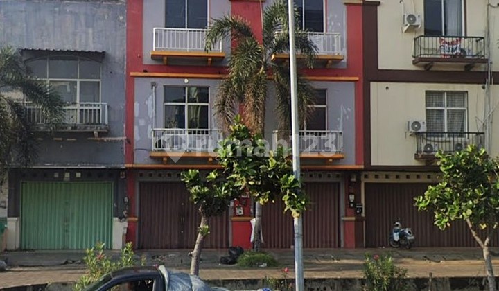 Good Shop for Business, Strategic Location in Mutiara Taman Palem Cengkareng, West Jakarta *0047-CHR*