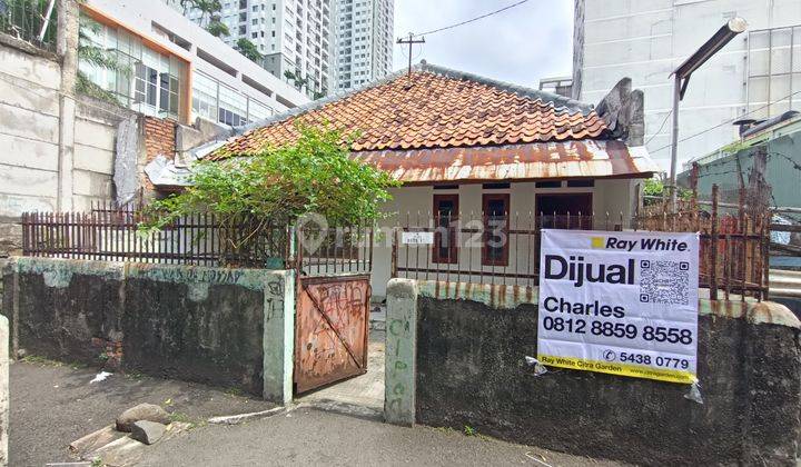 Rumah Bagus Untuk Usaha Dan Lokasi Strategis di Tanah Abang, Jakarta 0002 CHR 1