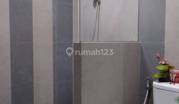 Rumah 2 lantai bagus semi furnish di Kayu Putih 8