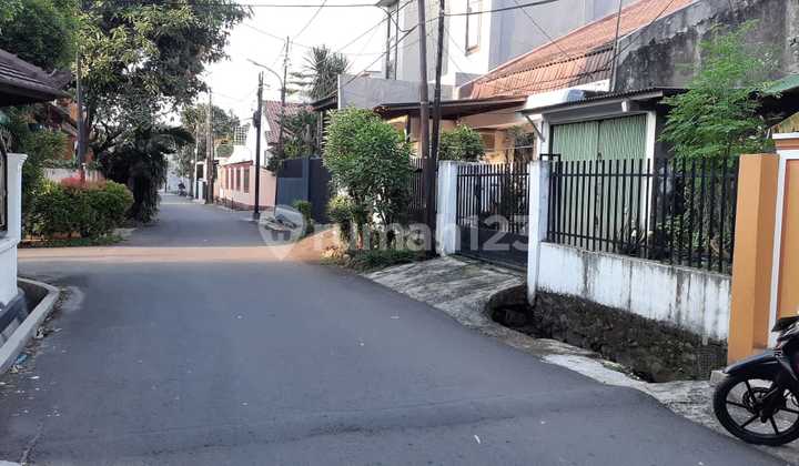 Rumah 2 lantai bagus siap huni di Taman Malaka Pondok Kelapa 4