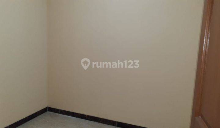 Rumah 2 lantai bagus siap huni di Taman Malaka Pondok Kelapa 8