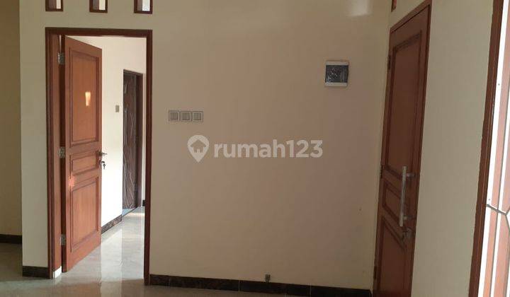 Rumah 2 lantai bagus siap huni di Taman Malaka Pondok Kelapa 14