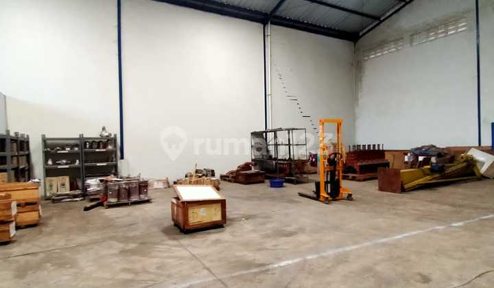Gudang siap pakai di Marunda Center  7