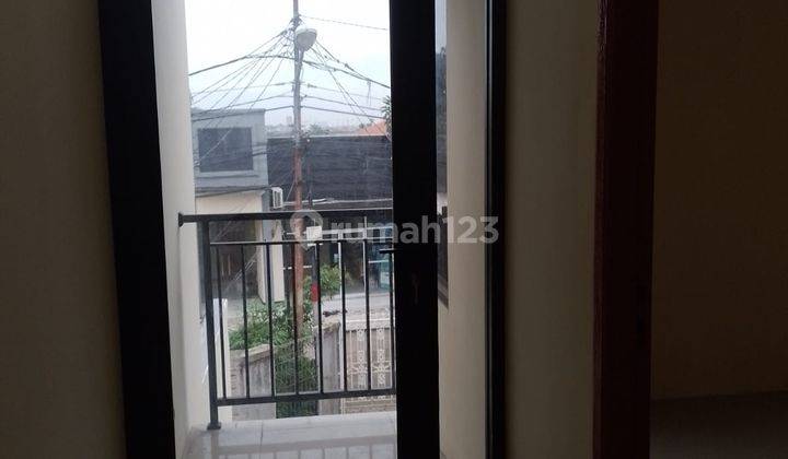 Rumah Baru 2 lantai Bebas Banjir di Bintara 10