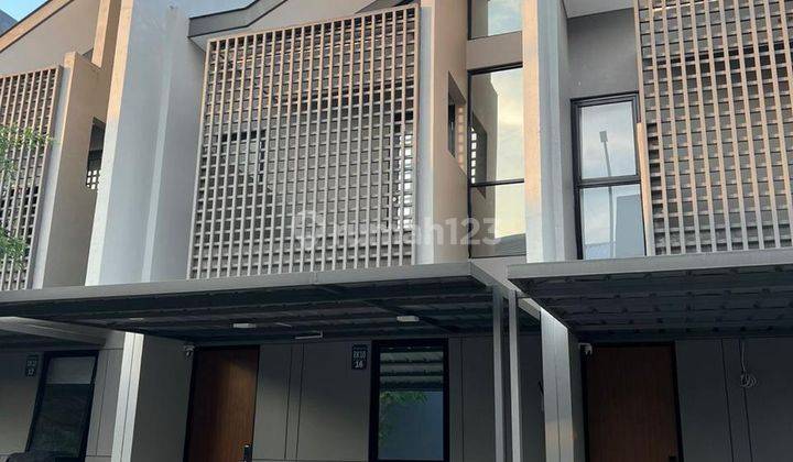 Dijual Rumah 2 Lantai Modern Minimalist Full Furnish di Grand Wisata Bekasi  1