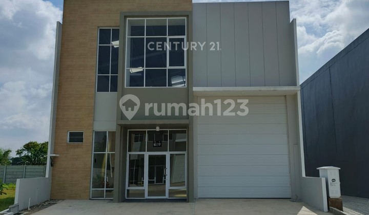 Bizzpark Warehouse 24-Hour Security in Pulo Gadung, East Jakarta