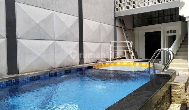 Rumah siap huni ada swimpool di bintaro jaya 1