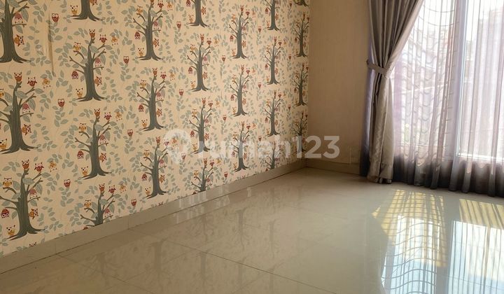 Large Land Area House in Jombang Ciputat Housing Complex 2