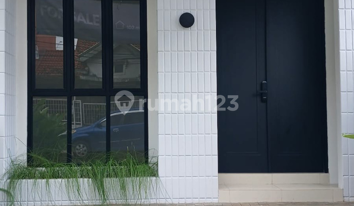 Rumah Siap Huni dengan Hunian Nyaman dan Asri di Graha Raya 1