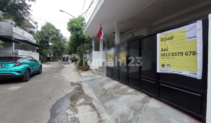 Rumah Dengan Lokasi Strategis Dan Lingkungan Asri @sektor 7, Bintaro.