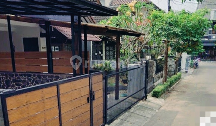 Apik House Adjacent South Jakarta in Bintaro Jaya Apik House Adjacent South Jakarta in Bintaro Jaya