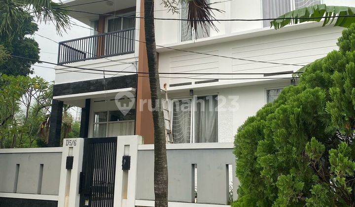 Large Land Area House in Jombang Ciputat Housing Complex 1