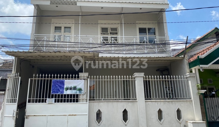 For Sale Active Boarding House in Wiyung 1