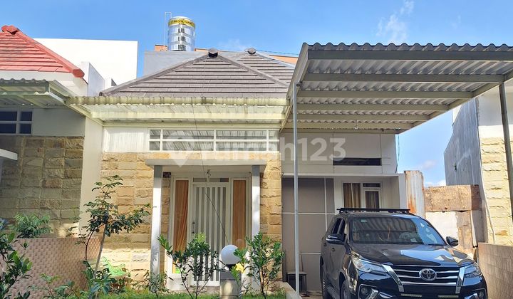 Dijual Villa, Emerald Villa Batu