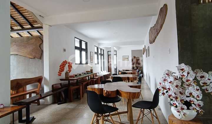 Disewakan Bangunan Ex. Resto di Jl. Natuna Kota Bandung Disewakan Bangunan Ex. Resto di Jl. Natuna Kota Bandung