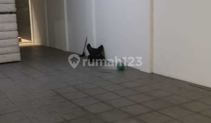 Disewakan Ruko 3 Lantai di Jl. Sendi Kencana, Bandung 2