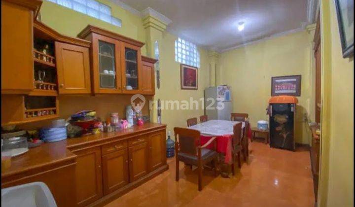 Dijual Rumah Lokasi Strategis di Jl. Progo, Bandung 11