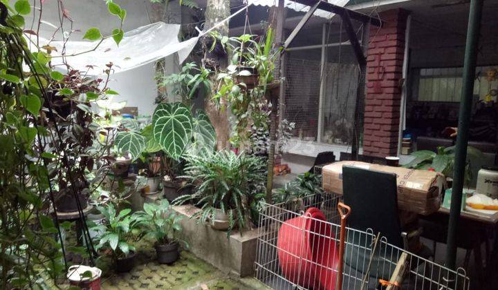 Dijual Rumah di Jl. Dr. Rum, Bandung 2