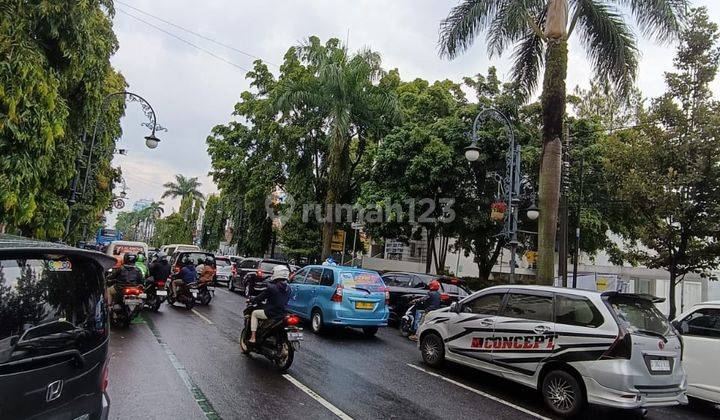 Gedung 2 Lantai di Jl. Asia Afrika, Kota Bandung 2