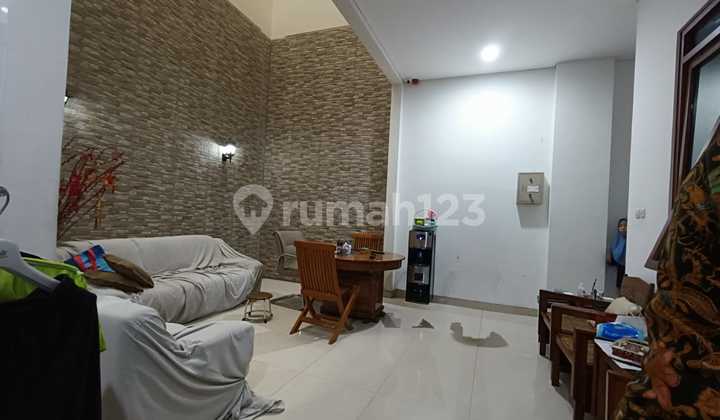 Rumah 4 Lantai di Jl. Basalamah Astana Anyar Kota Bandung Rumah 4 Lantai di Jl. Basalamah Astana Anyar Kota Bandung