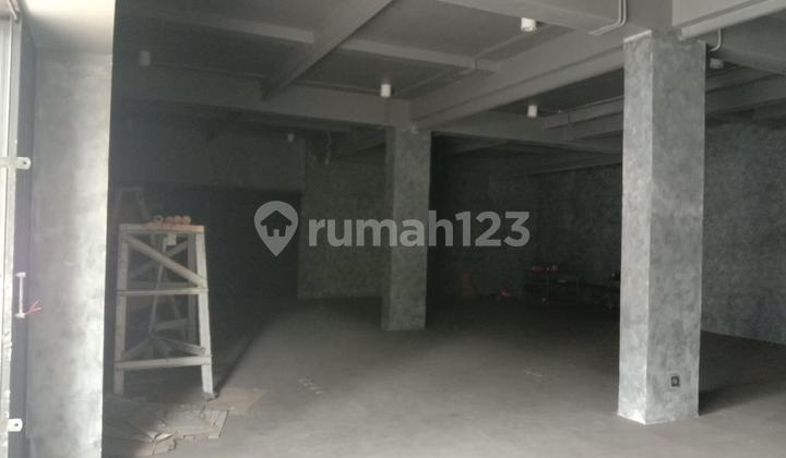 Disewakan Gedung 3,5Lantai di Jl. Pajajaran Sebrang Istana Plaza