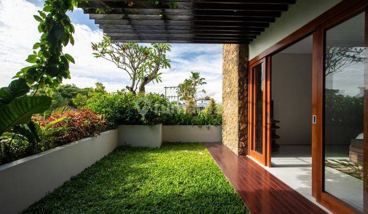 Luxury 03 bed rooms villa for sales in Nusa dua Bali 2