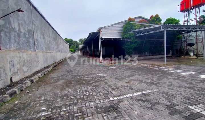 Gudang Bagus dan Buat Usaha Lokasi Jl Adi Sucipto Solo