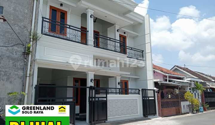 Rumah Modern Baru 2 Lantai Dekat Luwes Gentan Solo
