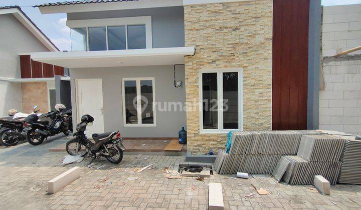 Rumah Baru Cluster Dekat Kampus UNS Solo 1