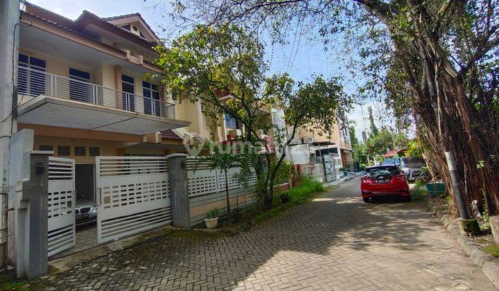 Rumah Furnished Bagus 2 Lantai Solo Baru 2