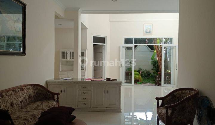 Rumah Furnished Nyaman 2 Lantai Di Solo Baru  2