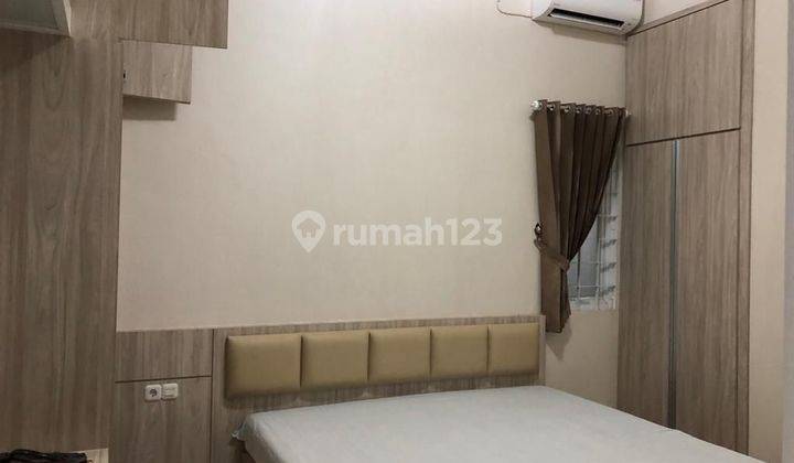 Rumah Furnished Bagus Perumahan Solo Baru  2