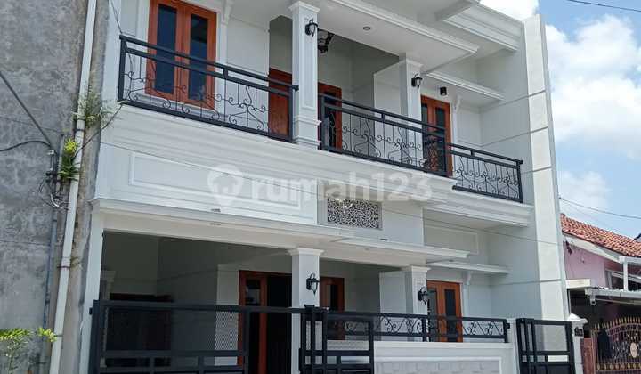 Rumah Modern Baru 2 Lantai Dekat Luwes Gentan Solo 2