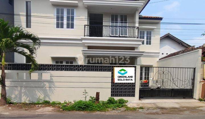 Rumah Nyaman Baru 2 Lantai Di Gentan Solo  1